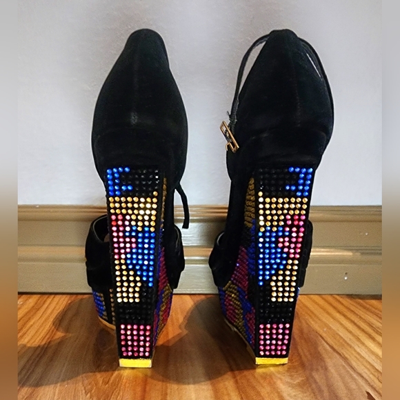 Size 6.5 black Velvet with gems 5 1/2" heel and 1" platform with ankle straps - Picture 9 of 9